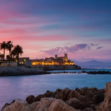 #102 Heart Of Vieil - Place Nationale-high-end Newly Renovated & Furnished *